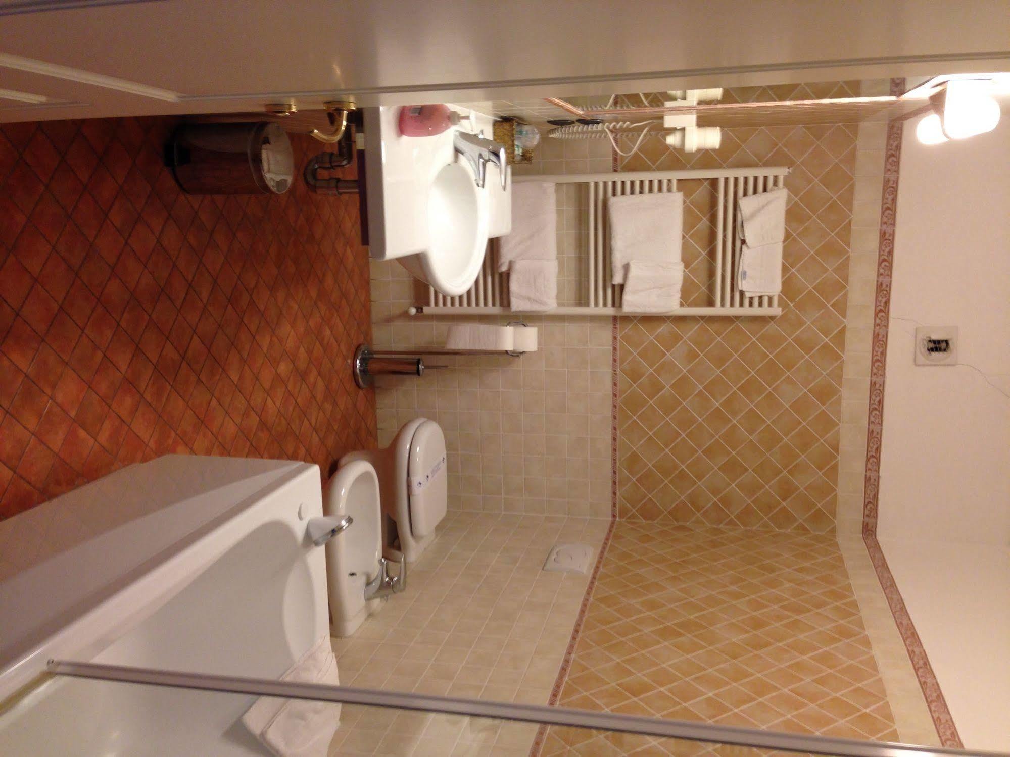 Hotel Barolo Extérieur photo