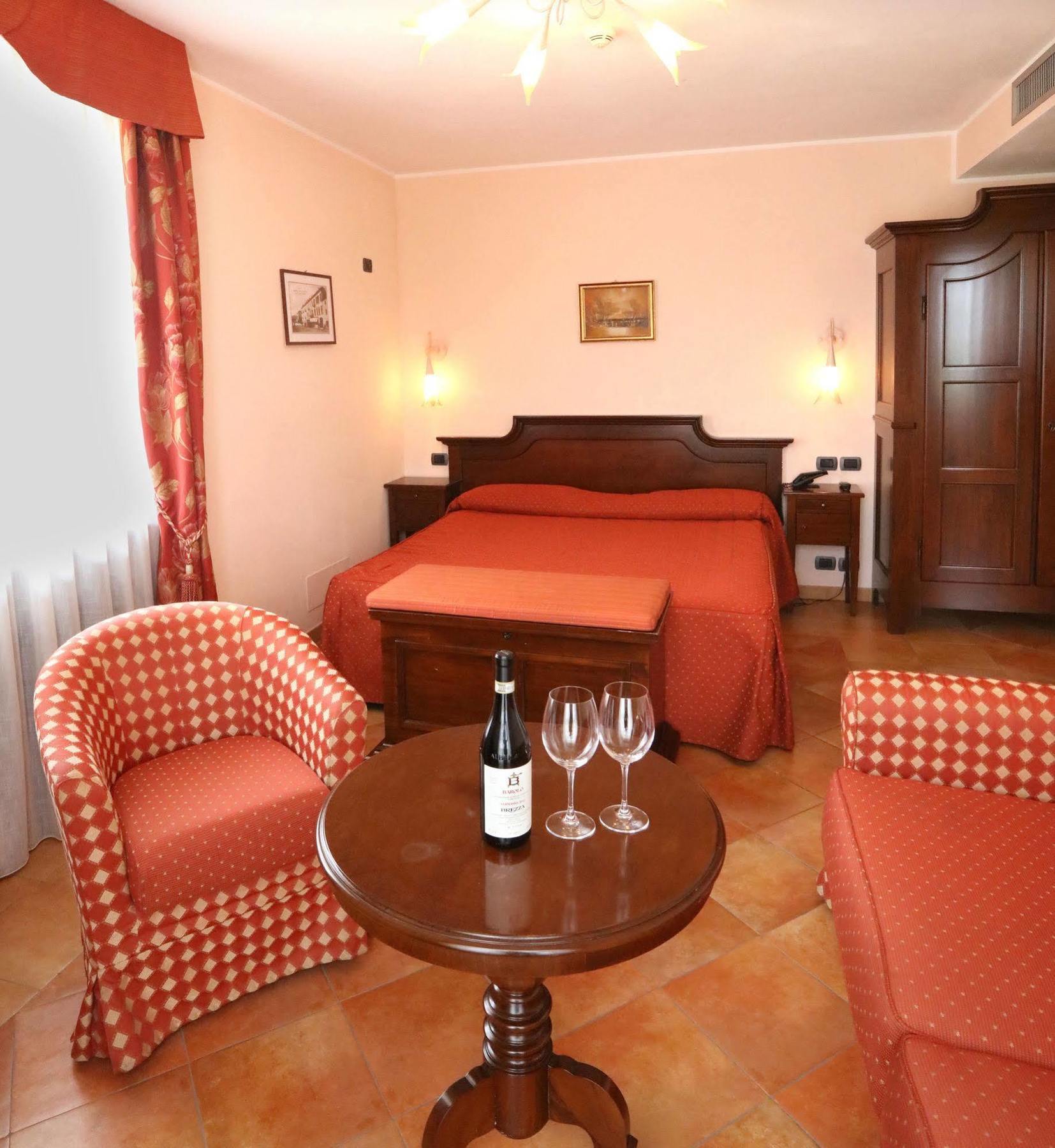 Hotel Barolo Extérieur photo